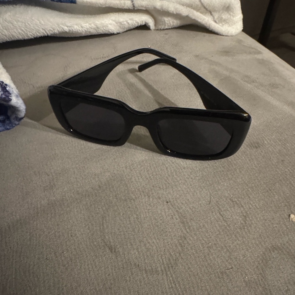 Stylish Black Sunglasses